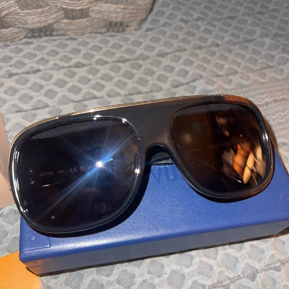 LOUIS VUITTON 1.0 MILLIONARE SUNGLASSES (REAL)